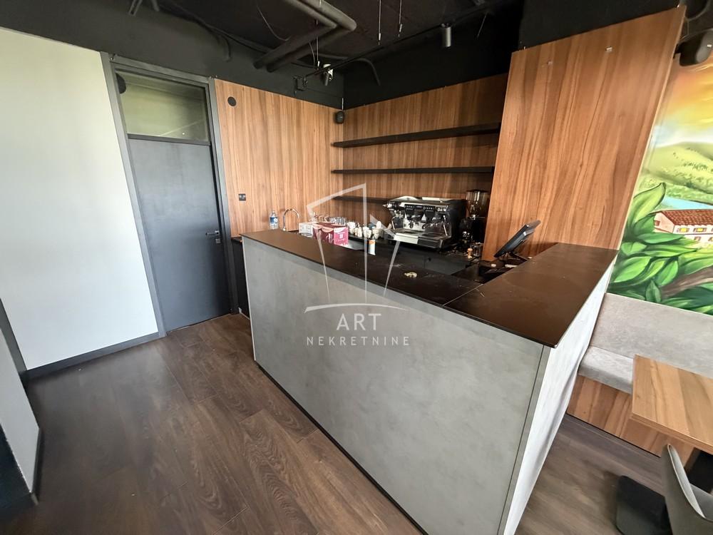 Slika 1 - Dunavski kej,  Lokal za izdavanje, 48m2, 1.000€