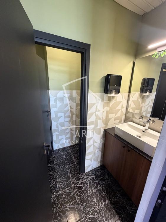 Slika 7 - Dunavski kej,  Lokal za izdavanje, 48m2, 1.000€