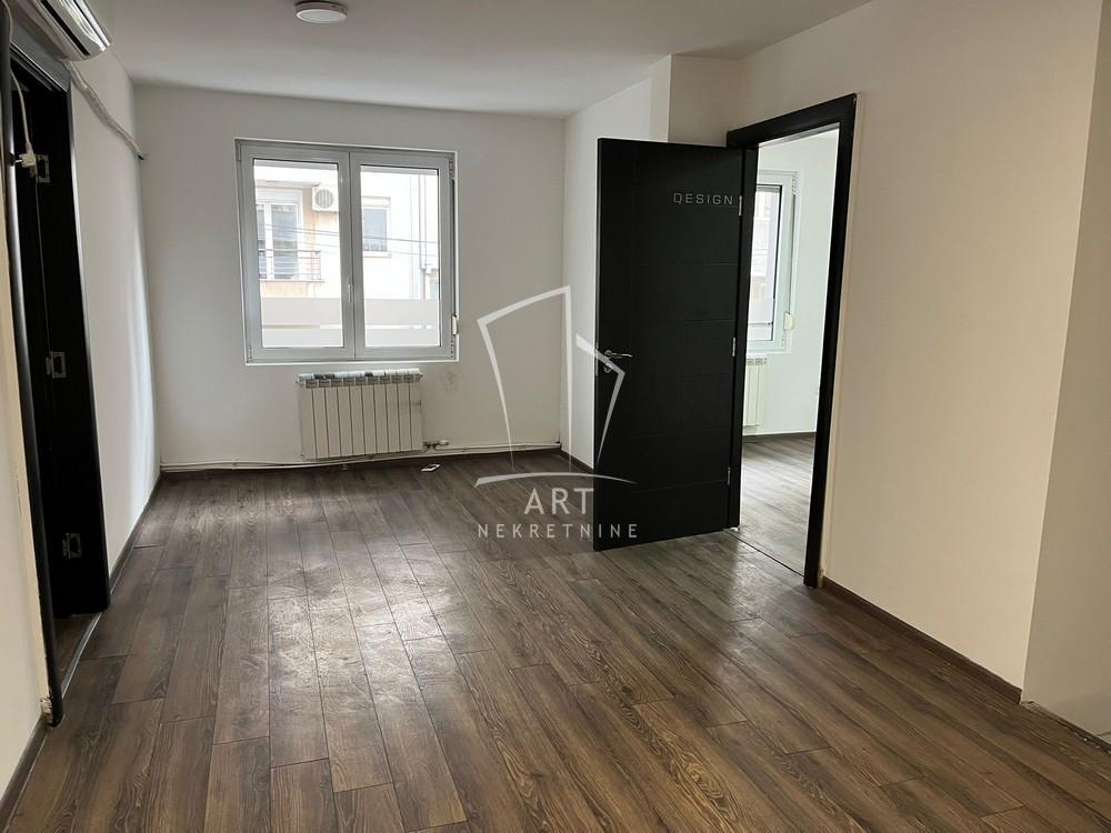 Glavna slika -Marka Oreškovića,  Lokal za izdavanje, 146m2, 2.200€