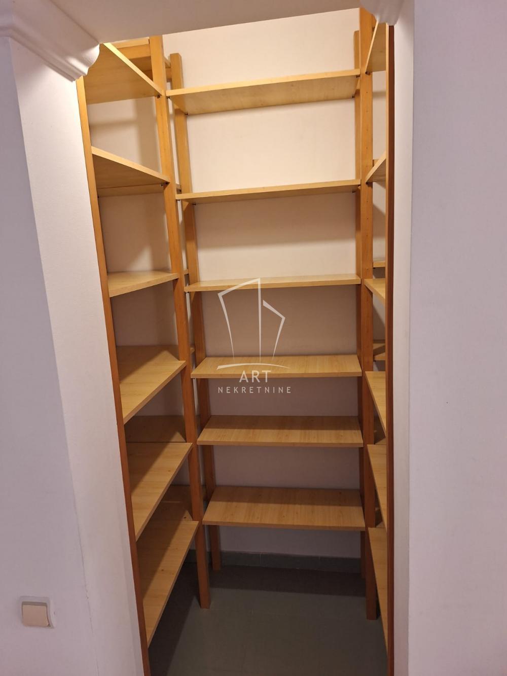 Slika 11 - Jove Ilića,  Lokal za izdavanje, 63m2, 650€