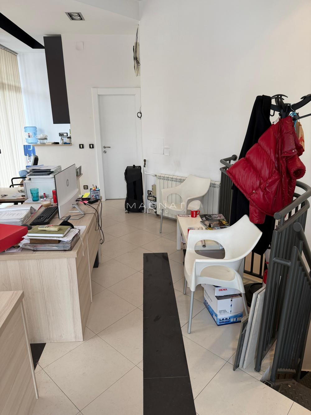 Slika 1 - Bulevar Arsenija Čarnojevića,  Lokal na prodaju, 65m2, 190.000€