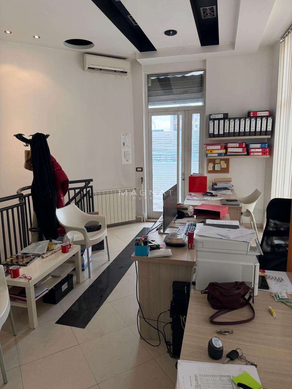 Slika 3 - Bulevar Arsenija Čarnojevića,  Lokal na prodaju, 65m2, 190.000€