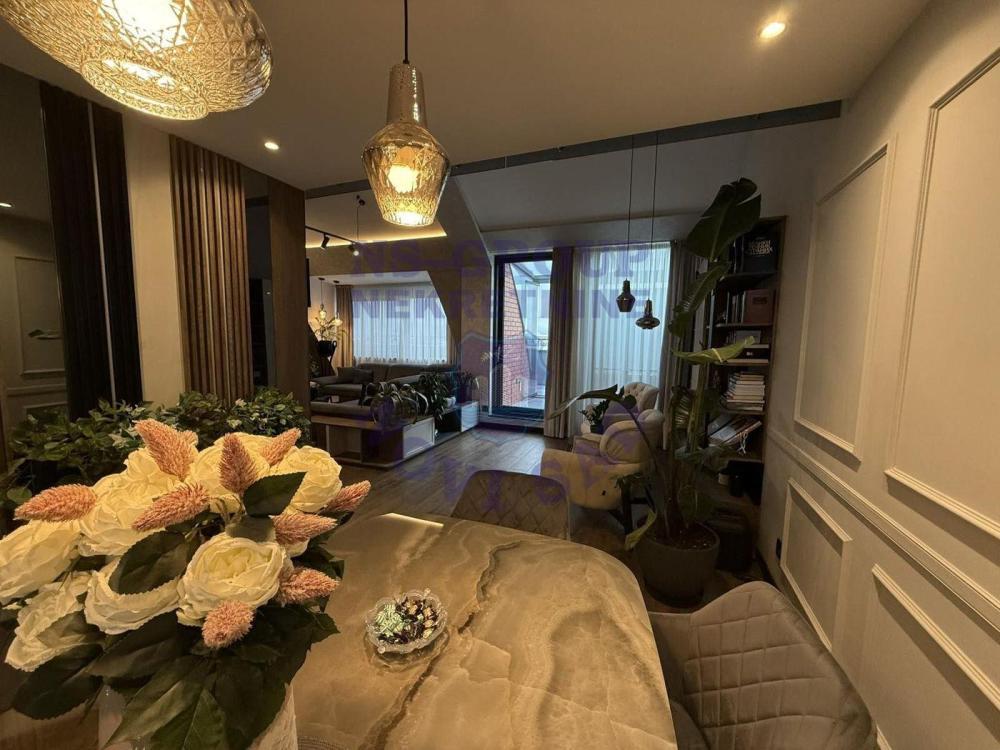 Glavna slika -Četvorosoban stan na prodaju, 167m2, 1.418.310€