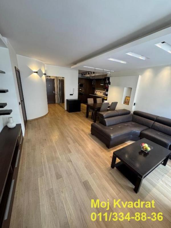 Slika 1 - Četvorosoban stan na prodaju, 102m2, 450.000€