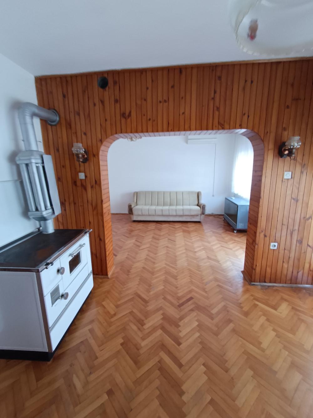 Slika 4 - Trosoban stan za izdavanje, 100m2, 350€