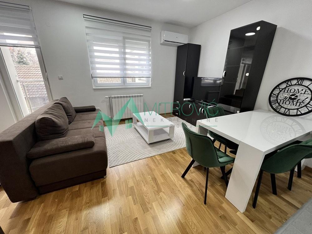 Glavna slika -Jednoiposoban stan za izdavanje, 40m2, 480€