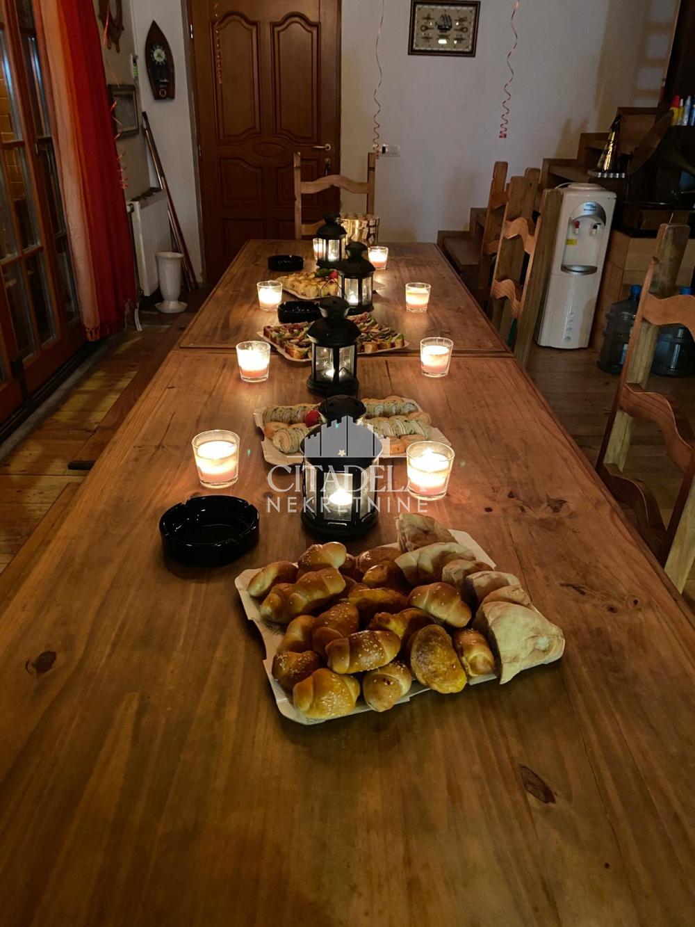 Slika 4 - Surčin na Savi, Kuća za izdavanje, 200m2, 1.700€