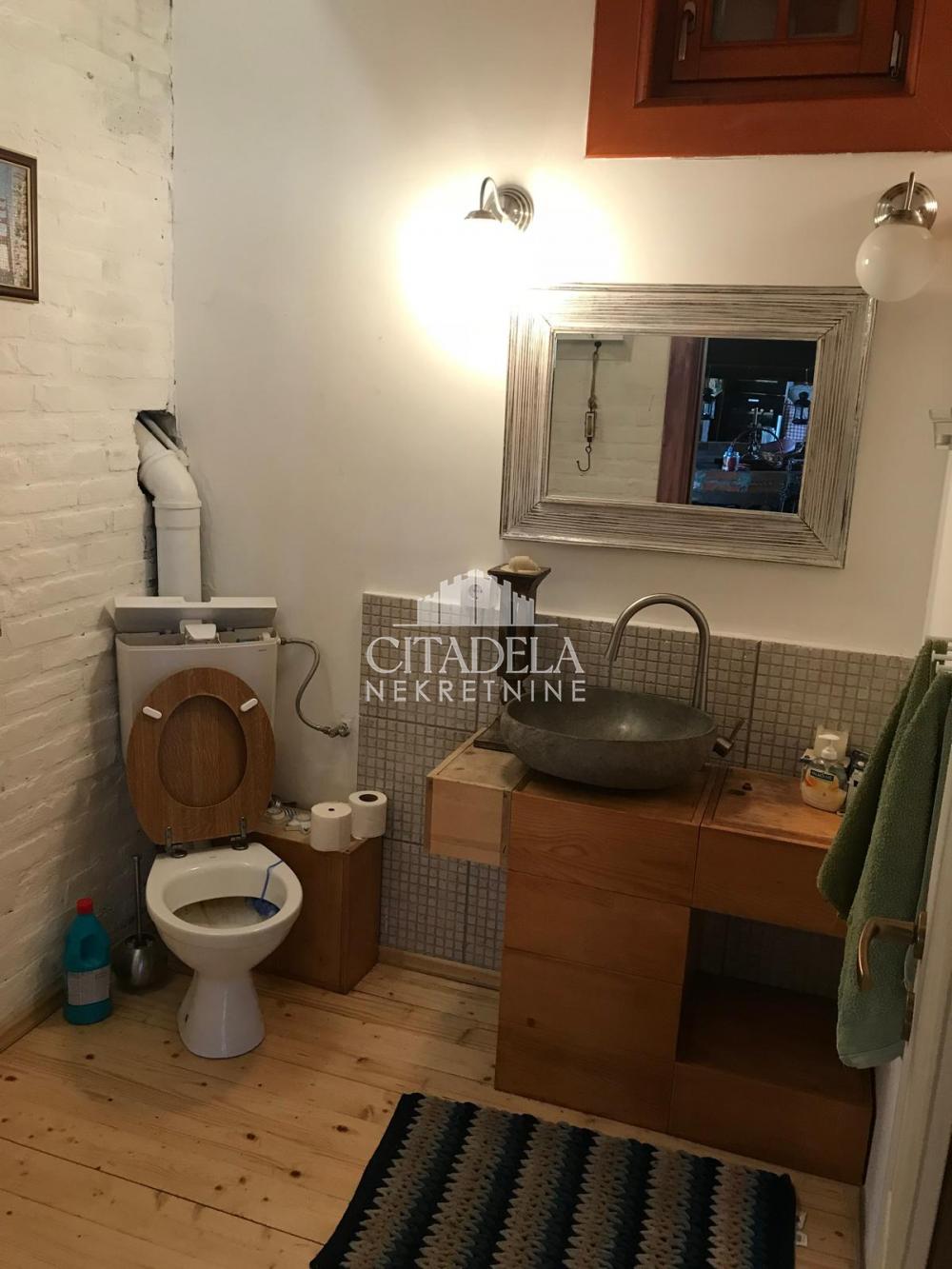 Slika 11 - Surčin na Savi, Kuća za izdavanje, 200m2, 1.700€