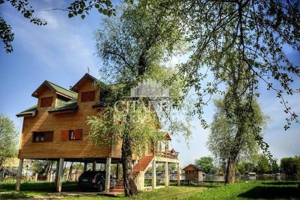 Glavna slika -Surčin na Savi, Kuća za izdavanje, 200m2, 1.700€