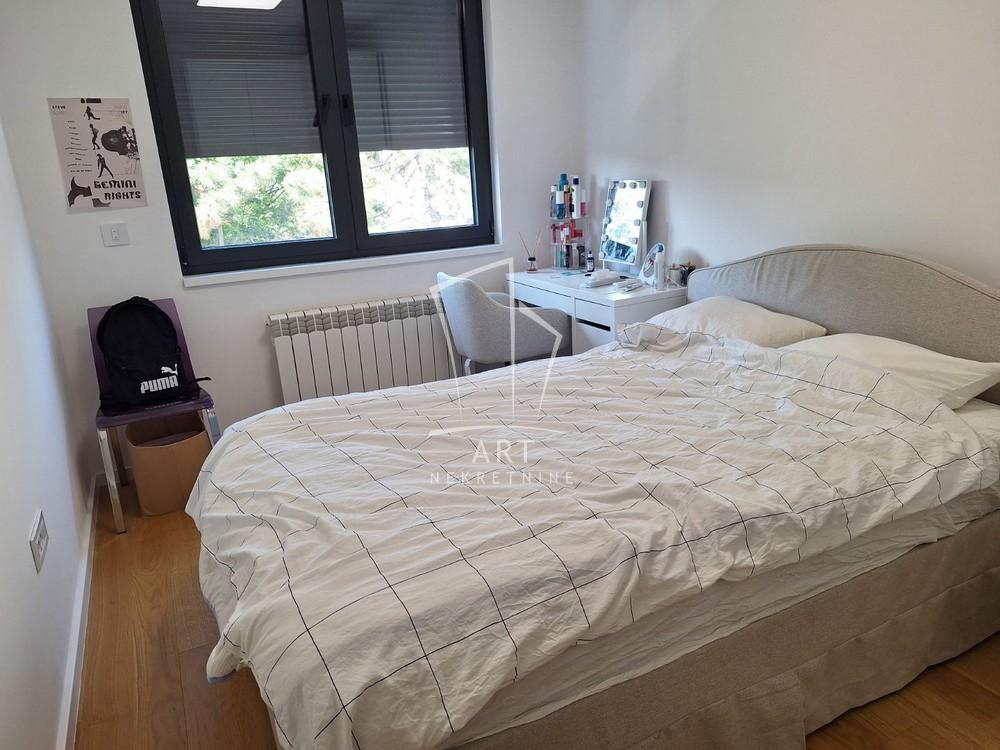 Slika 10 - Cara Dušana, Dvoiposoban stan za izdavanje, 68m2, 790€