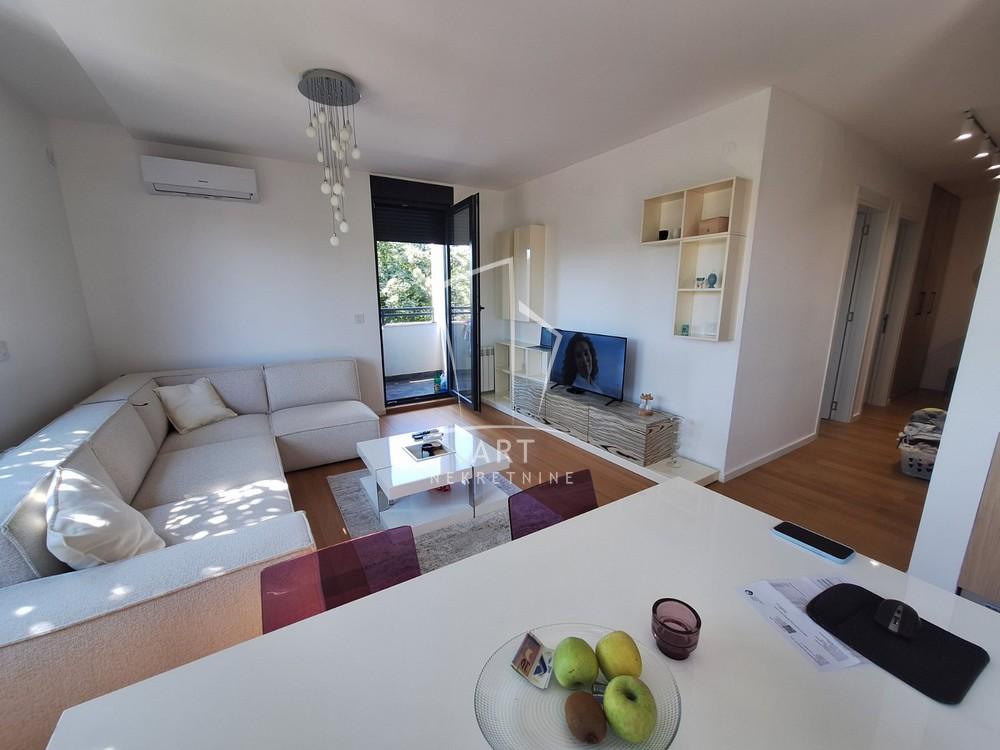 Slika 2 - Cara Dušana, Dvoiposoban stan za izdavanje, 68m2, 790€