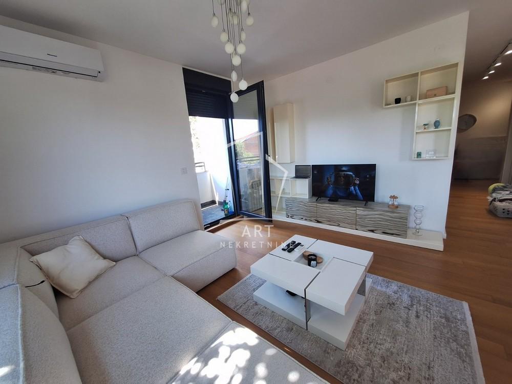 Slika 3 - Cara Dušana, Dvoiposoban stan za izdavanje, 68m2, 790€