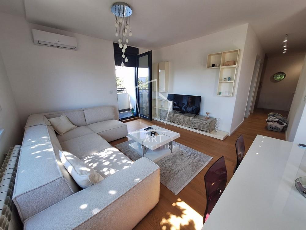 Glavna slika -Cara Dušana, Dvoiposoban stan za izdavanje, 68m2, 790€