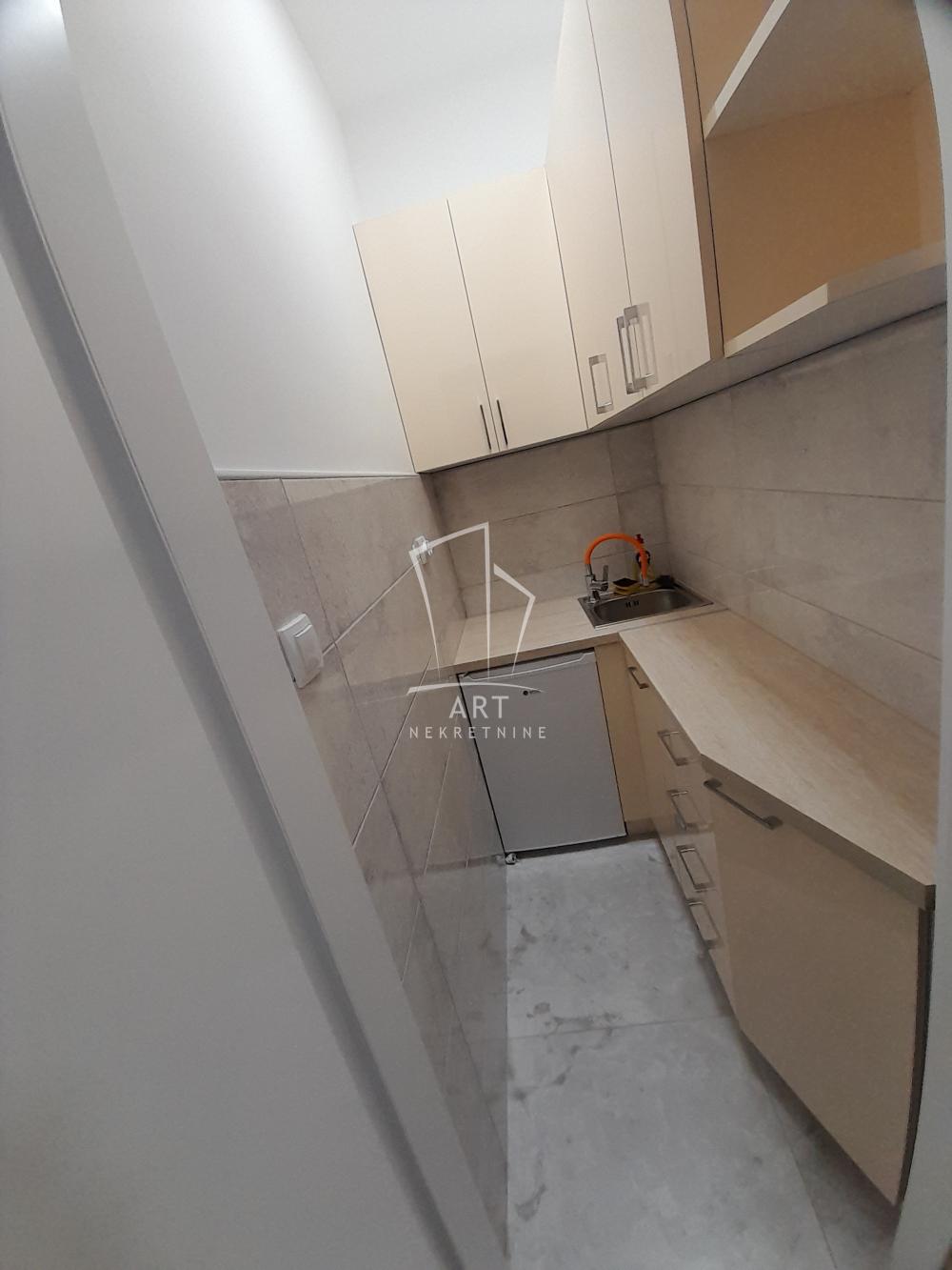 Slika 5 - Palmotićeva, Trosoban stan za izdavanje, 42m2, 700€