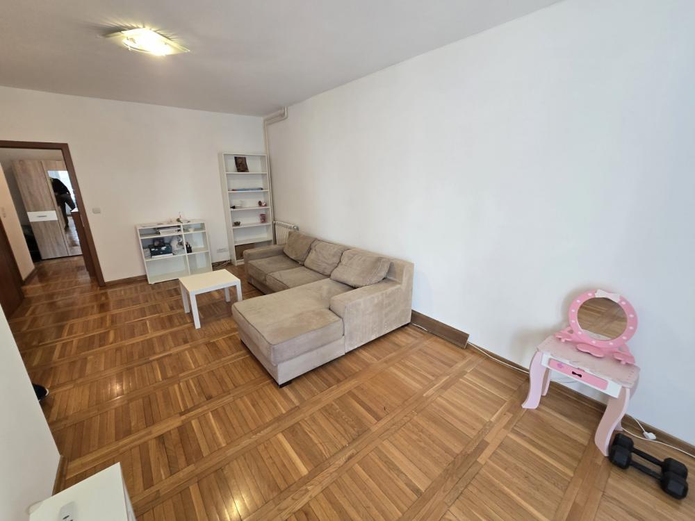 Slika 1 - Đakovačka, Trosoban stan za izdavanje, 57m2, 650€
