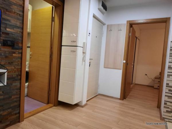 Slika 1 - 22 Oktobra, Dvoiposoban stan za izdavanje, 58m2, 600€