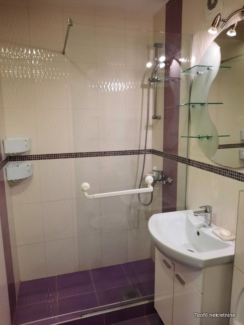 Slika 8 - 22 Oktobra, Dvoiposoban stan za izdavanje, 58m2, 600€