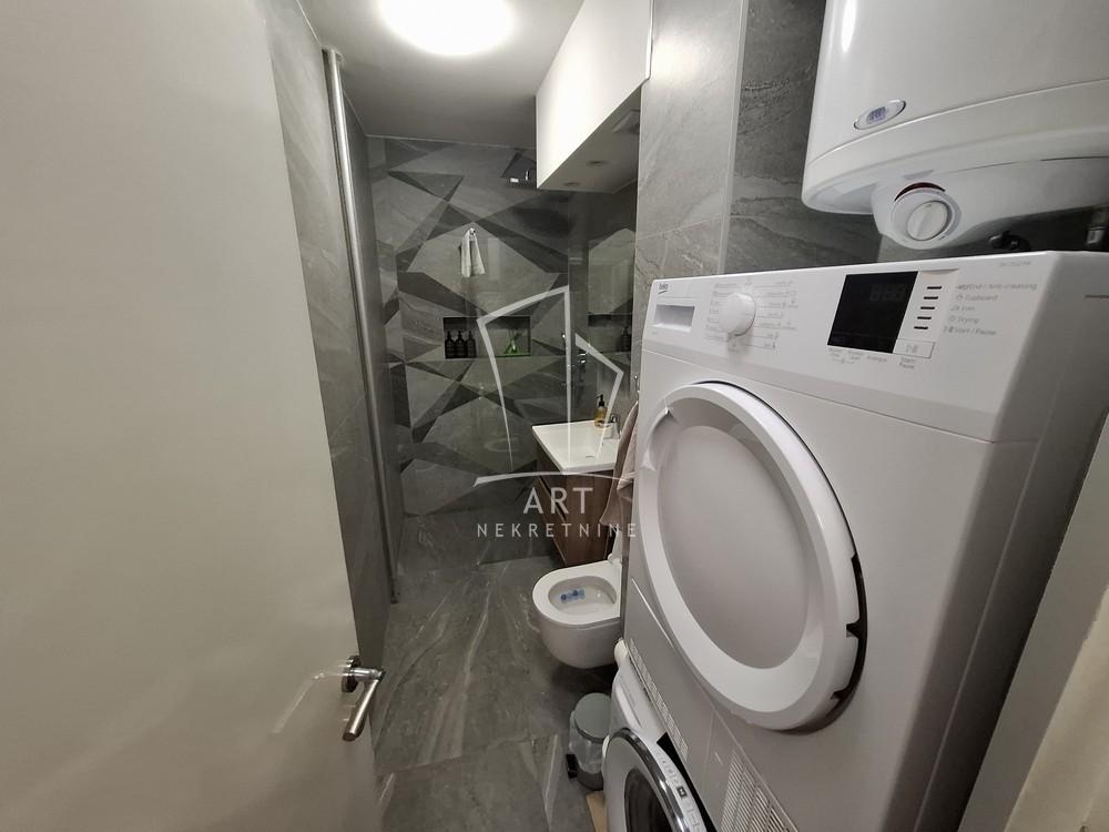 Slika 1 - Zemunska, Dvosoban stan za izdavanje, 55m2, 700€