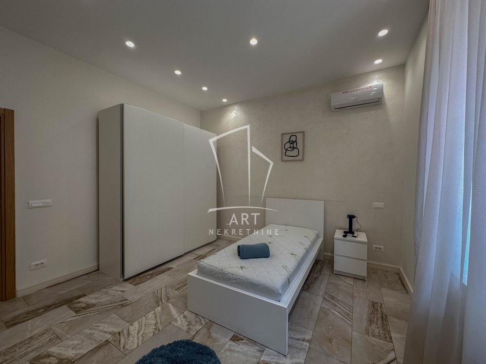 Slika 5 - Milovana Glišića, Petosoban stan za izdavanje, 120m2, 2.000€