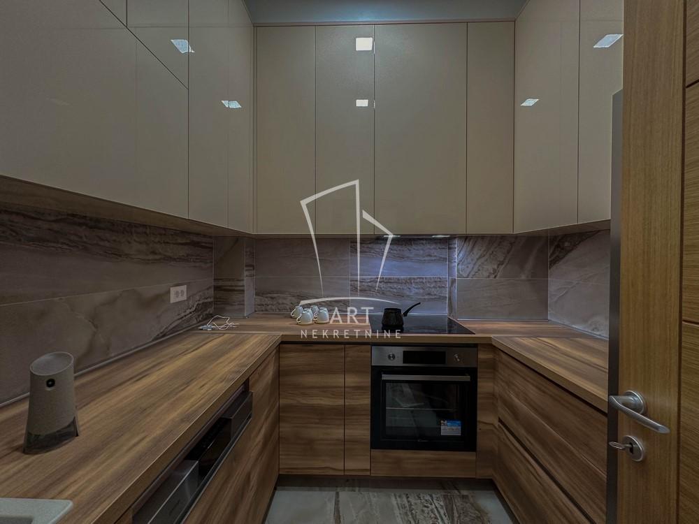 Slika 4 - Milovana Glišića, Petosoban stan za izdavanje, 120m2, 2.000€