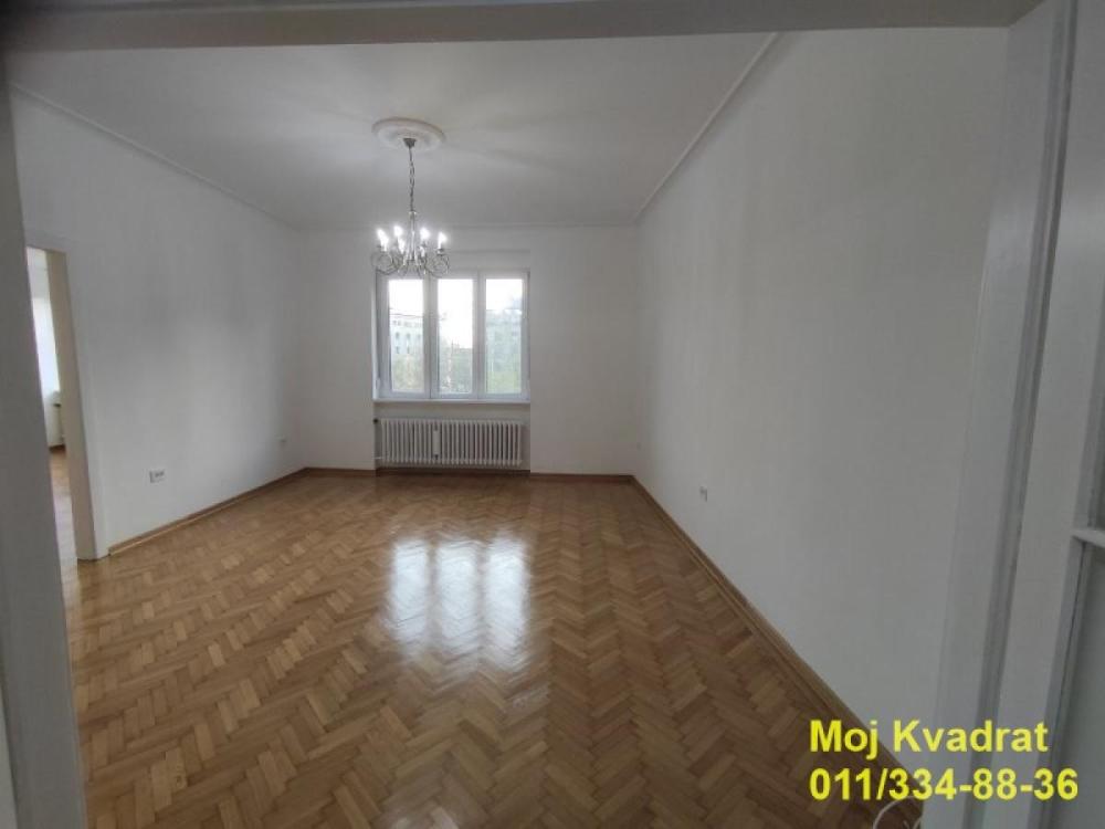 Slika 7 - Troiposoban stan za izdavanje, 136m2, 2.000€