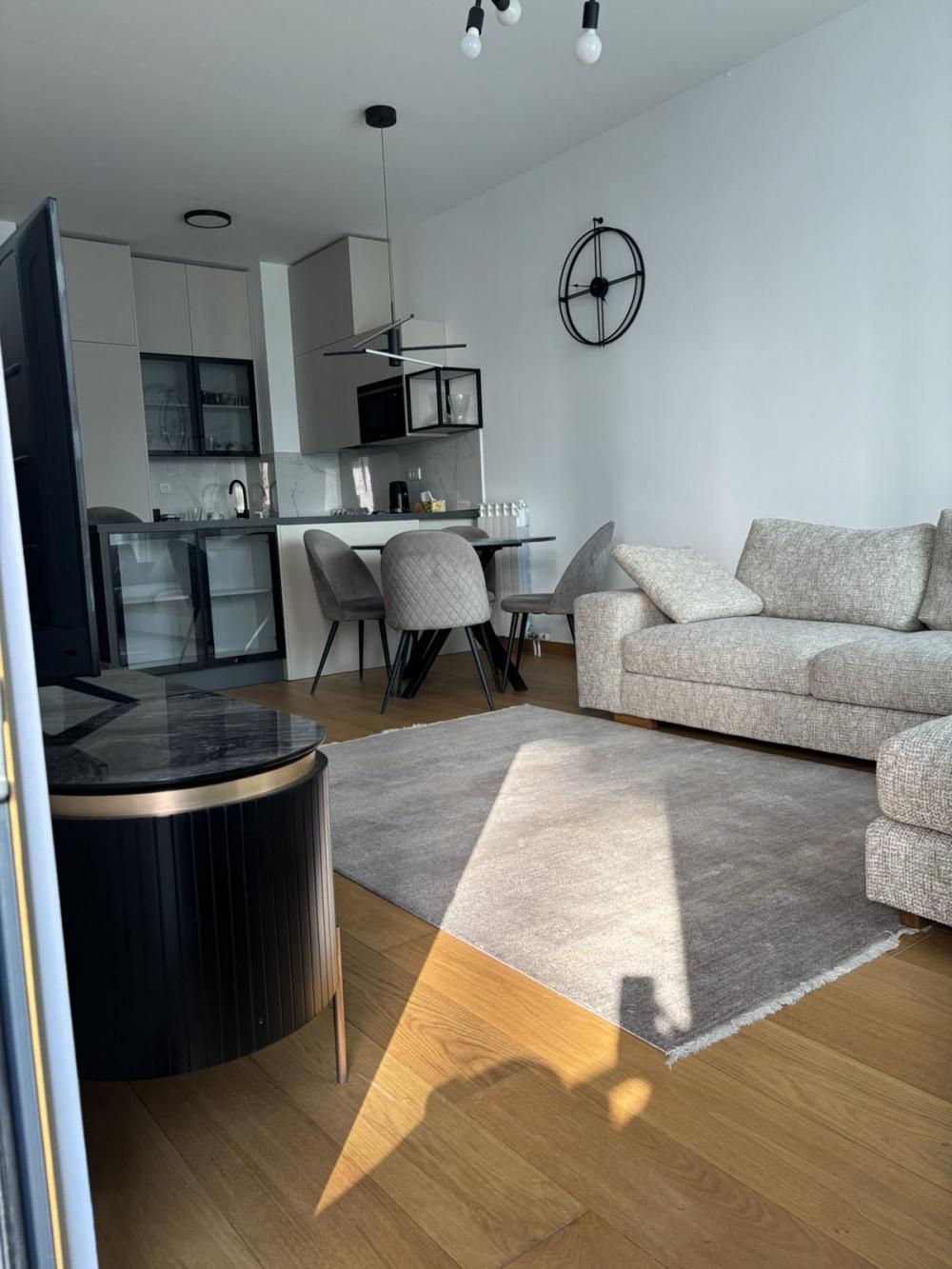 Slika 2 - Tadije Sondermajera, Trosoban stan za izdavanje, 70m2, 1.500€