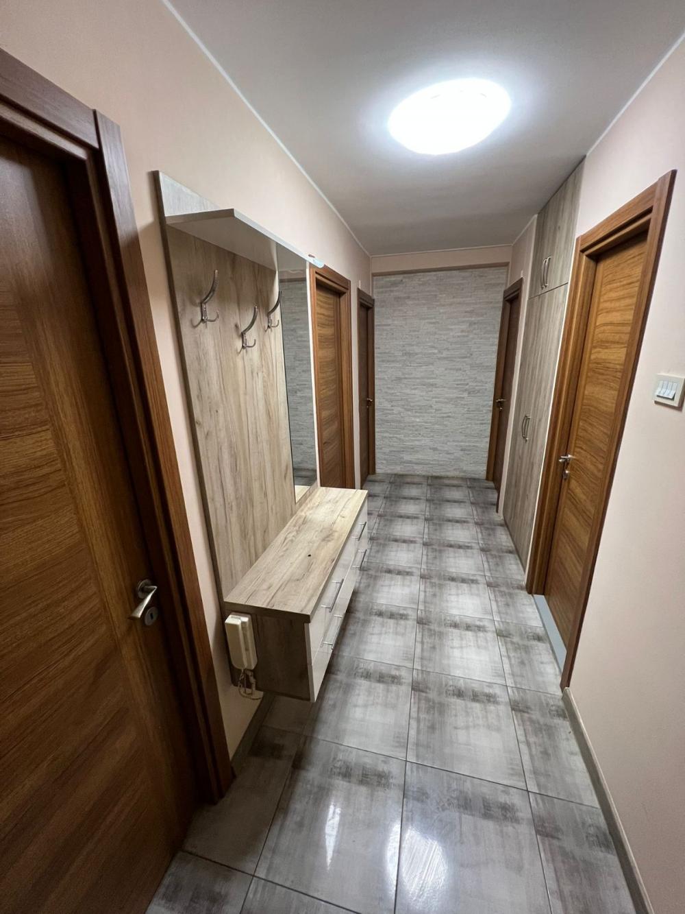 Slika 10 - Bulevar Arsenija Čarnojevića, Četvorosoban stan za izdavanje, 75m2, 1.400€