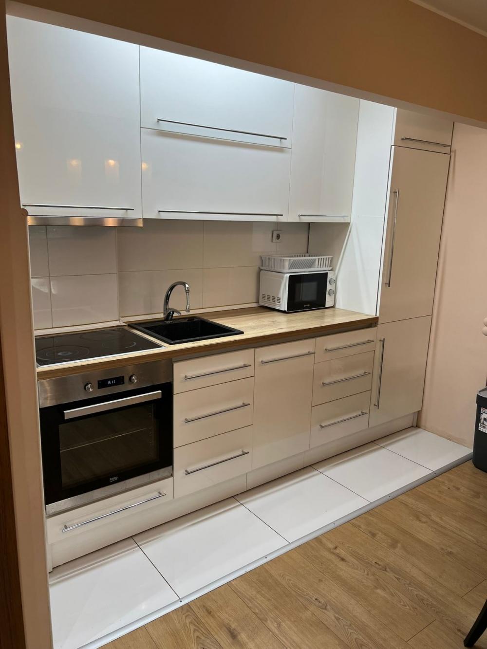 Slika 4 - Bulevar Arsenija Čarnojevića, Četvorosoban stan za izdavanje, 75m2, 1.400€