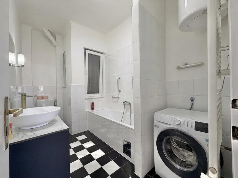 Slika 8 - Trg Nikole Pašića,  Lokal za izdavanje, 136m2, 2.000€