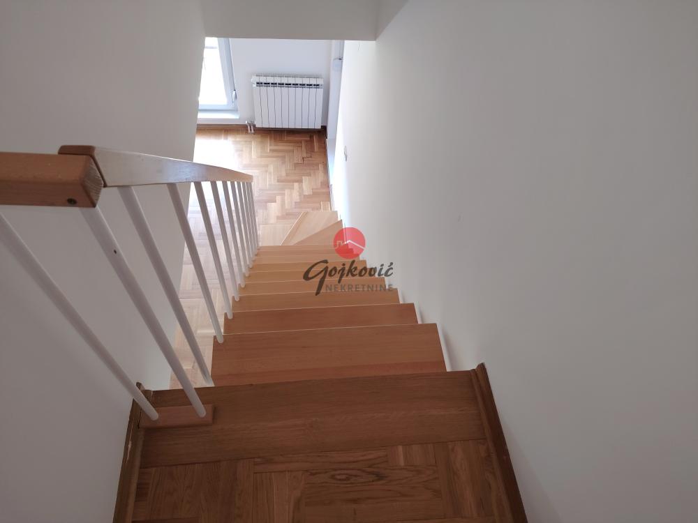 Slika 5 - Radmile Savićević, Petosoban stan na prodaju, 100m2, 183.000€