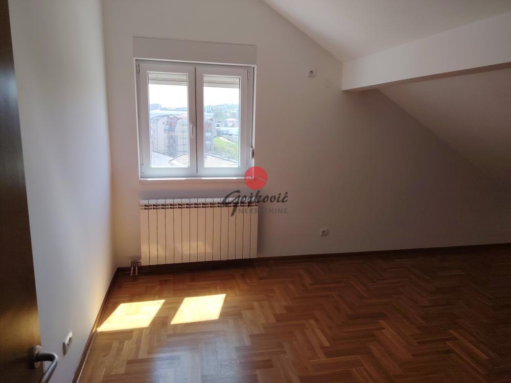 Slika 7 - Radmile Savićević, Petosoban stan na prodaju, 100m2, 183.000€