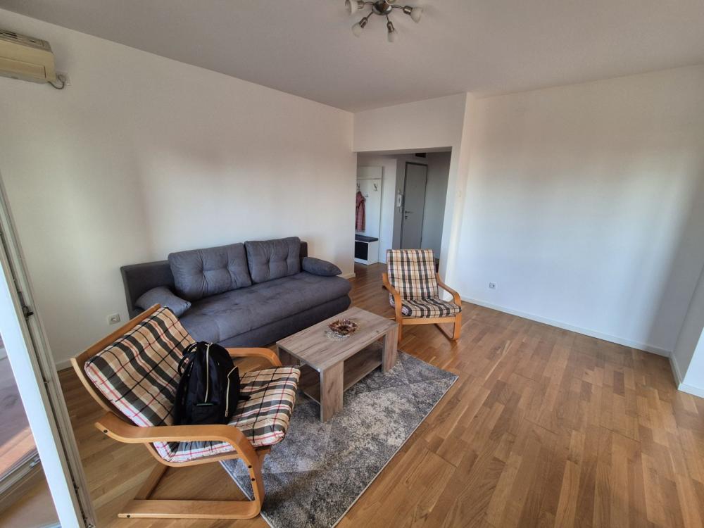 Slika 2 - Džona Kenedija, Trosoban stan za izdavanje, 65m2, 650€