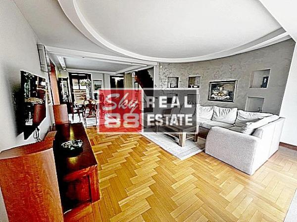 Glavna slika - Kuća za izdavanje, 330m2, 2.900€