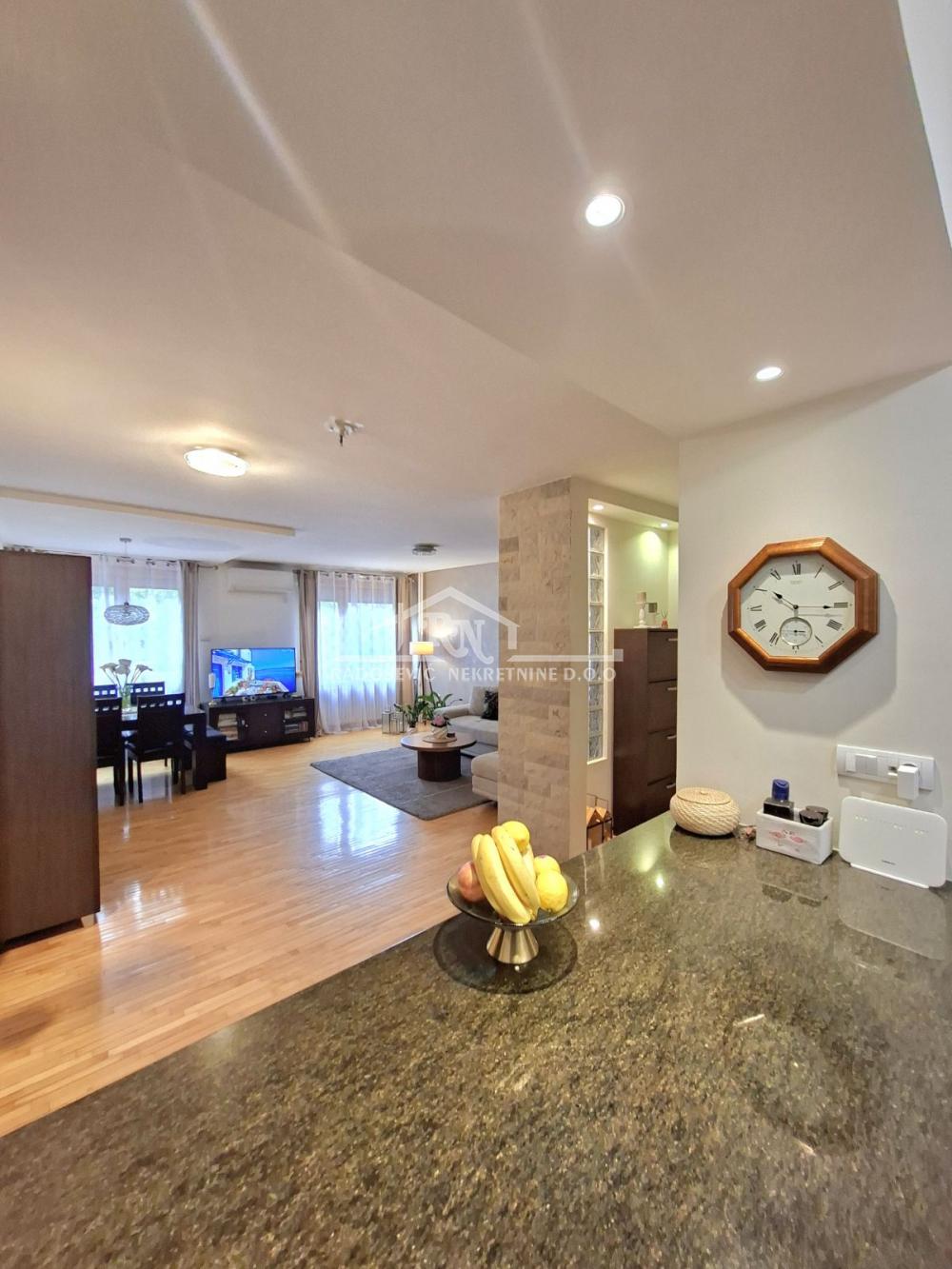 Slika 3 - Bulevar oslobođenja, Trosoban stan na prodaju, 77m2, 235.000€