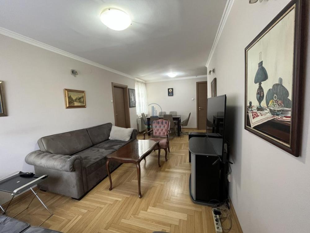 Glavna slika -Poručnika Spasića i Mašera, Četvorosoban stan na prodaju, 80m2, 255.000€