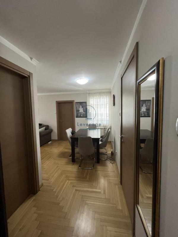 Slika 2 - Poručnika Spasića i Mašera, Četvorosoban stan na prodaju, 80m2, 255.000€