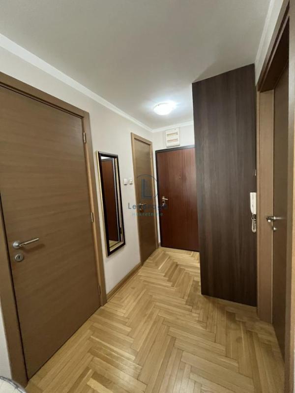 Slika 10 - Poručnika Spasića i Mašera, Četvorosoban stan na prodaju, 80m2, 255.000€