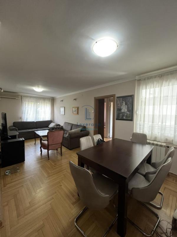 Slika 1 - Poručnika Spasića i Mašera, Četvorosoban stan na prodaju, 80m2, 255.000€