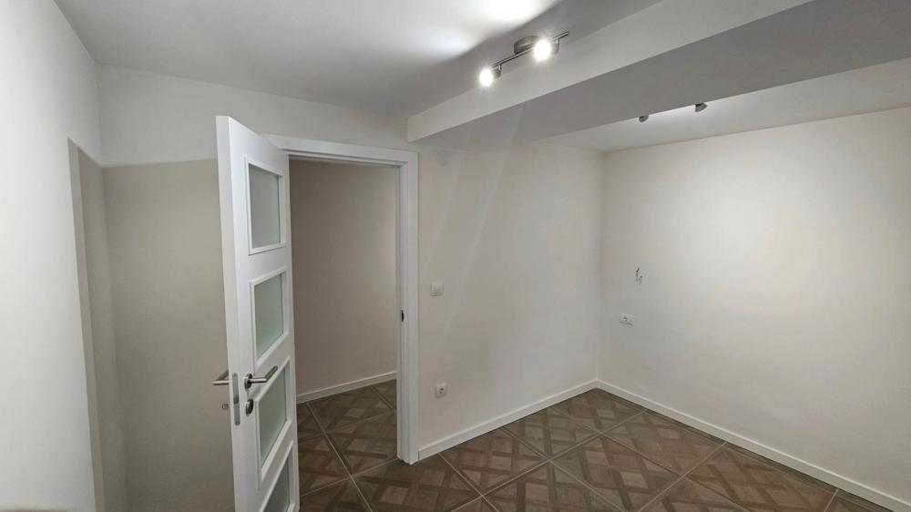 Glavna slika -Solunska,  Lokal za izdavanje, 49m2, 500€