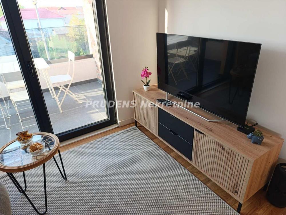 Slika 1 - Kosovska, Dvoiposoban stan za izdavanje, 57m2, 700€