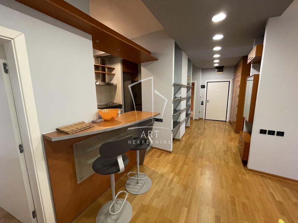 Slika 4 - Bulevar kneza Aleksandra Karađorđevića, Četvoroiposoban stan za izdavanje, 157m2, 1.850€