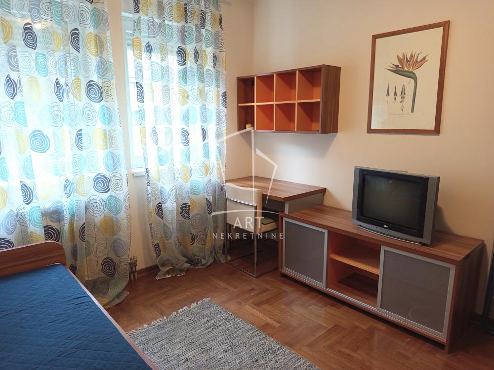 Slika 7 - Knez Miletina, Trosoban stan za izdavanje, 66m2, 1.200€
