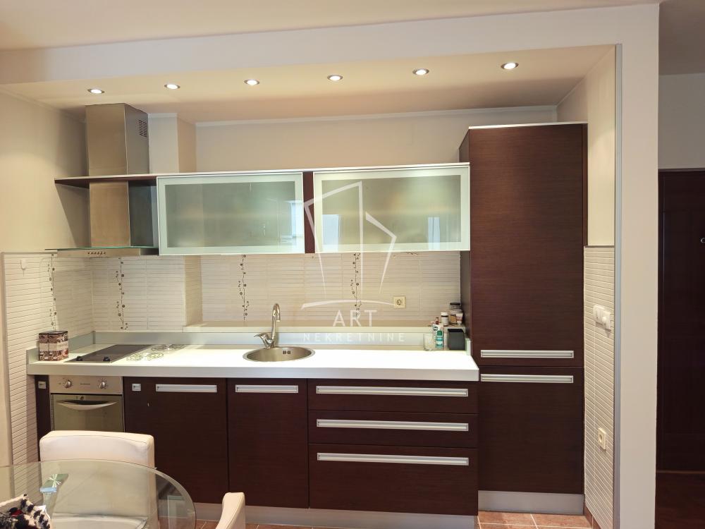 Slika 10 - Knez Miletina, Trosoban stan za izdavanje, 66m2, 1.200€