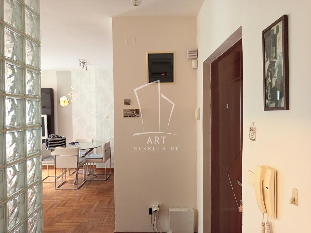 Slika 11 - Knez Miletina, Trosoban stan za izdavanje, 66m2, 1.200€