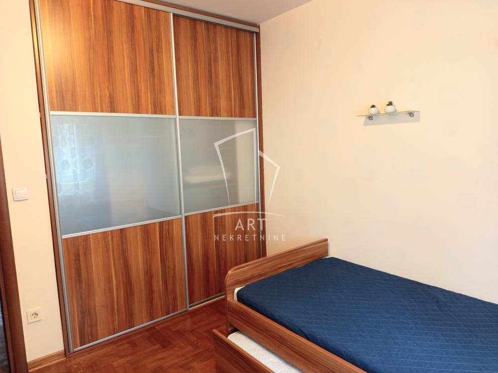 Slika 5 - Knez Miletina, Trosoban stan za izdavanje, 66m2, 1.200€