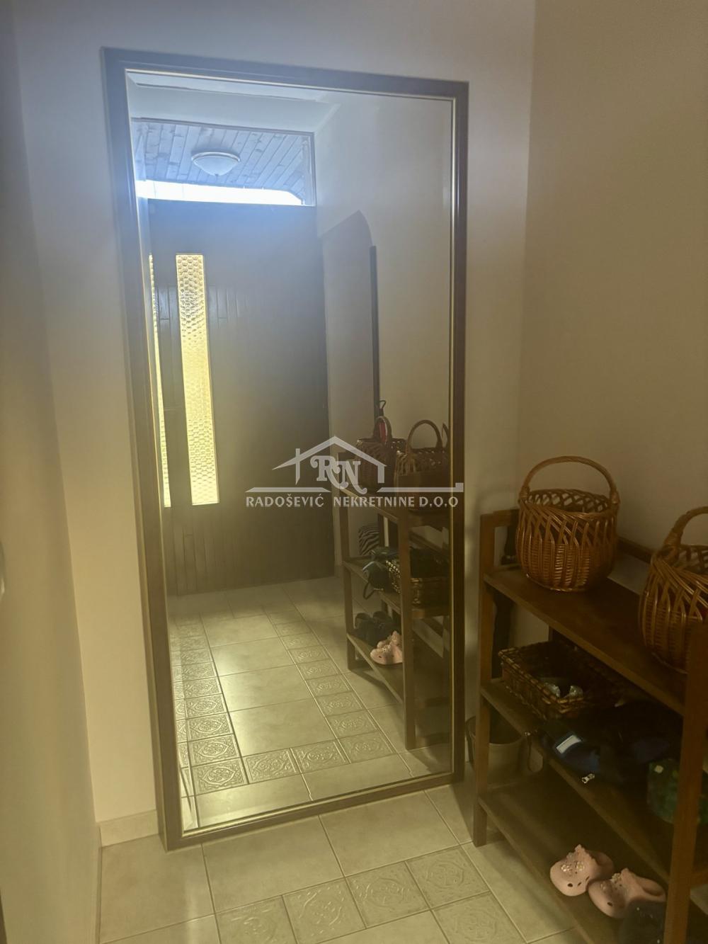 Slika 4 - Nićifora Ninkovića, Šestosoban stan na prodaju, 199m2, 232.000€