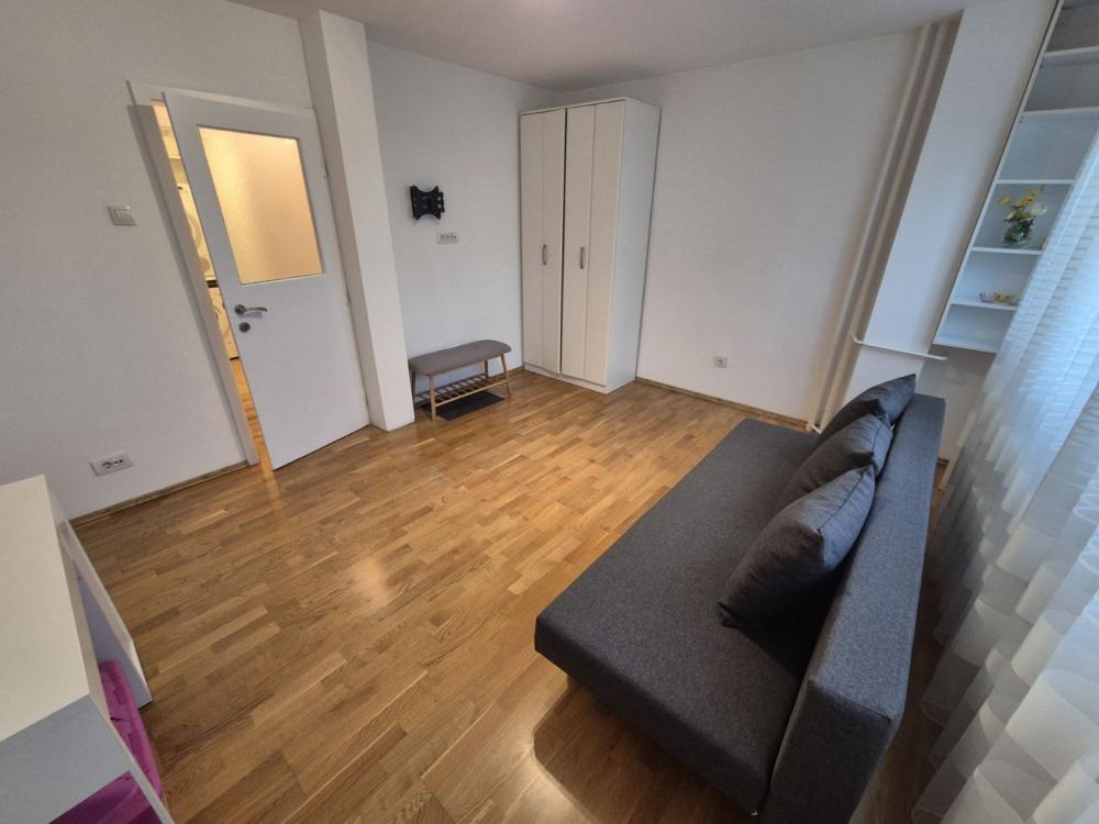 Slika 10 - Narodnih heroja, Trosoban stan za izdavanje, 70m2, 900€