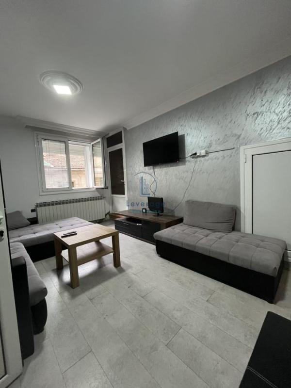 Glavna slika - Kuća za izdavanje, 172m2, 2.100€