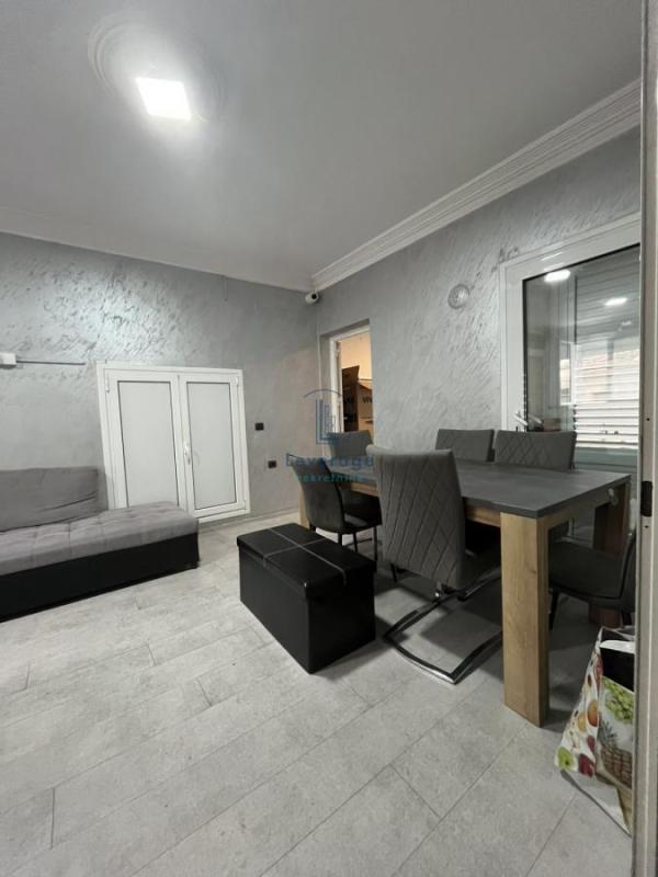 Slika 2 -  Kuća za izdavanje, 172m2, 2.100€
