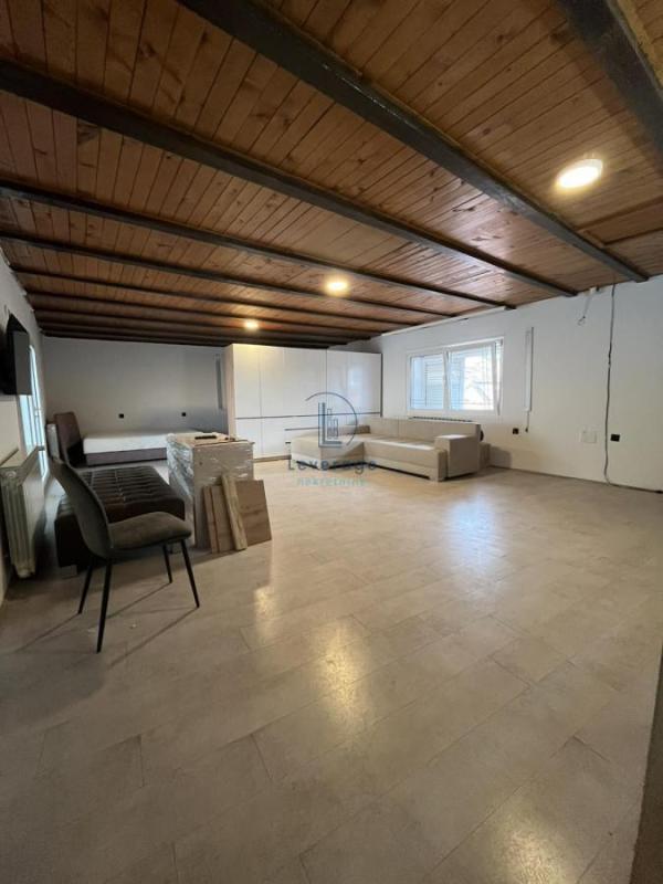 Slika 6 -  Kuća za izdavanje, 172m2, 2.100€